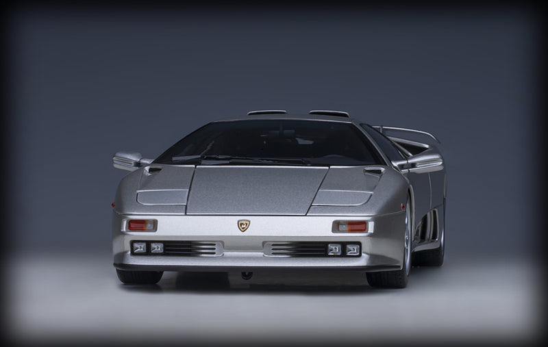 Laad de afbeelding in de Gallery-viewer, &lt;transcy&gt;Lamborghini DIABLO SE30 JOTA 1995 AUTOart 1:18&lt;/transcy&gt;
