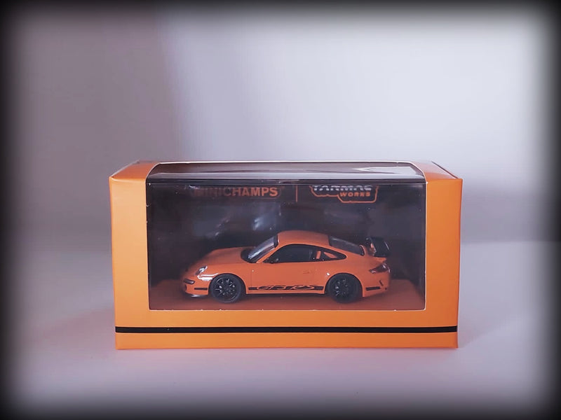 Laad de afbeelding in de Gallery-viewer, Porsche 911 GT3 RS (997) TARMAC WORKS 1:64

