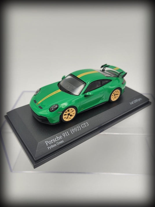 Porsche 911 (992) GT3 2021 MINICHAMPS 1:64