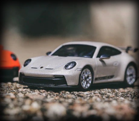 Load image into Gallery viewer, Porsche 911 (992) GT3 2021 MINICHAMPS 1:64
