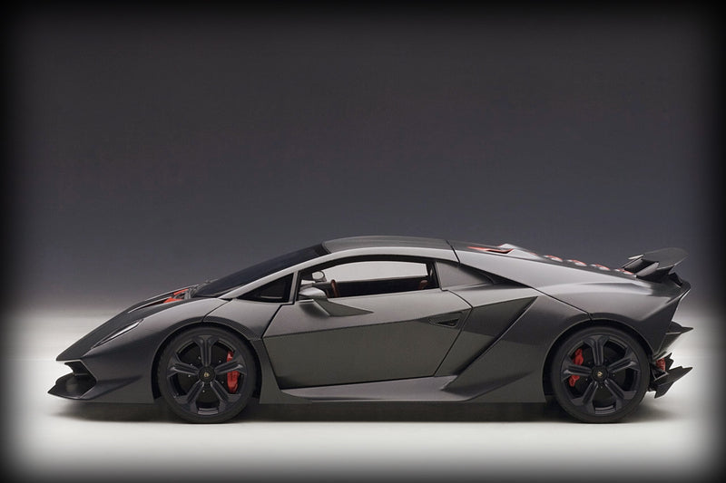 Load image into Gallery viewer, Lamborghini SESTO ELEMENTO 2010 AUTOart 1:18 (6782713299049)
