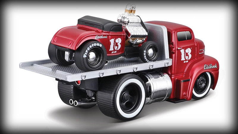 Laad de afbeelding in de Gallery-viewer, &lt;tc&gt;Ford COE FLATBED 1950 + FORD ROADSTER 1932 Nr.08 MAISTO 1:64&lt;/tc&gt;
