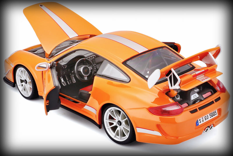 Laad de afbeelding in de Gallery-viewer, Porsche 911 GT3 RS 4.0 2012 BBURAGO 1:18 (6791494991977)
