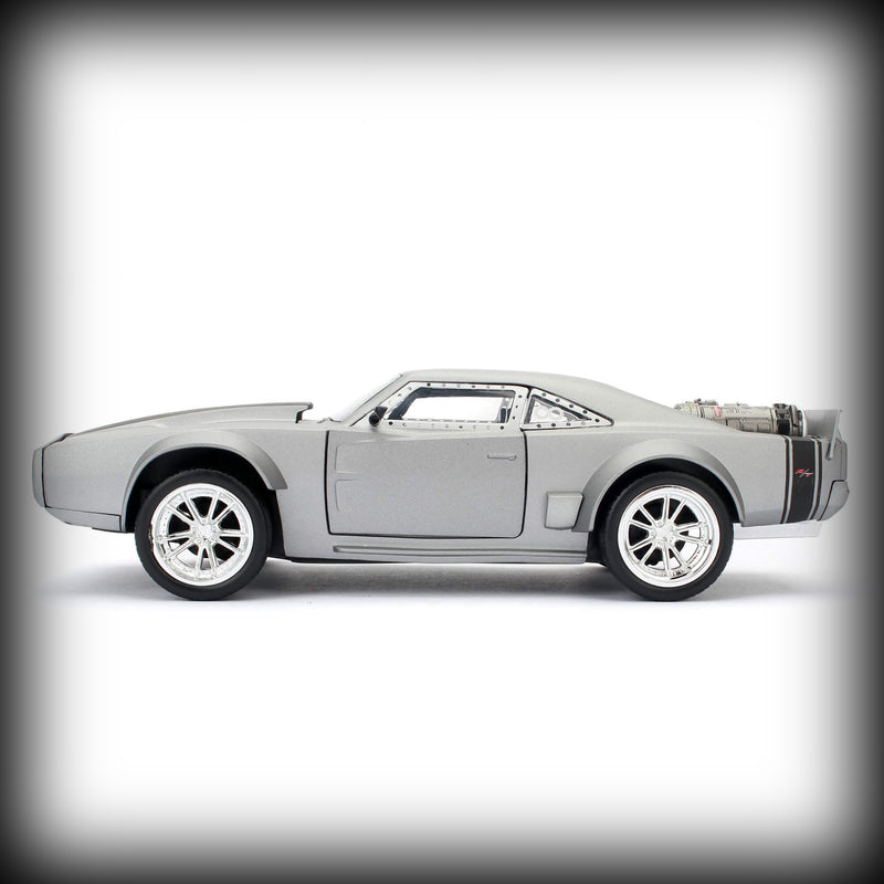 Laad de afbeelding in de Gallery-viewer, &lt;tc&gt;Dom’s Ice Charger JADA 1:24&lt;/tc&gt;
