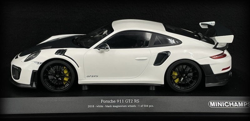 Chargez l&#39;image dans la visionneuse de la galerie, &lt;tc&gt;Porsche 911 (991.2) GT2 RS 2018 MINICHAMPS 1:18&lt;/tc&gt;
