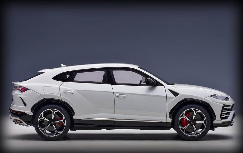 Laad de afbeelding in de Gallery-viewer, Lamborghini URUS 2018 AUTOart 1:18 (6793489678441)
