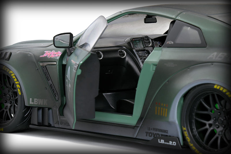 Chargez l&#39;image dans la visionneuse de la galerie, Nissan GT-R (R35) LWB KIT 2.0 SOLIDO 1:18
