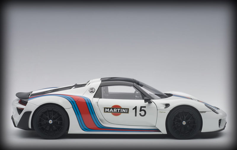 Chargez l&#39;image dans la visionneuse de la galerie, Porsche 918 SPYDER Nr.15 (MARTINI) AUTOart 1:18 (6814112252009)
