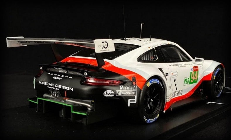 Laad de afbeelding in de Gallery-viewer, Porsche 911 (991) RSR Nr.94 2018 IXO 1:18 (6822953713769)
