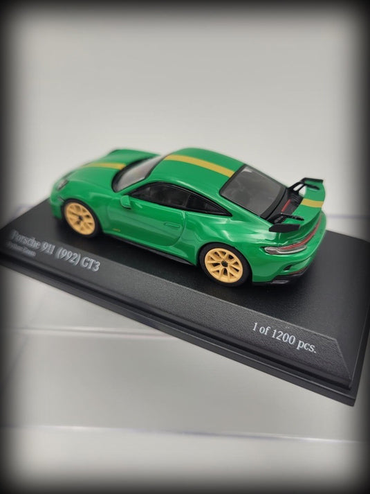 Porsche 911 (992) GT3 2021 MINICHAMPS 1:64