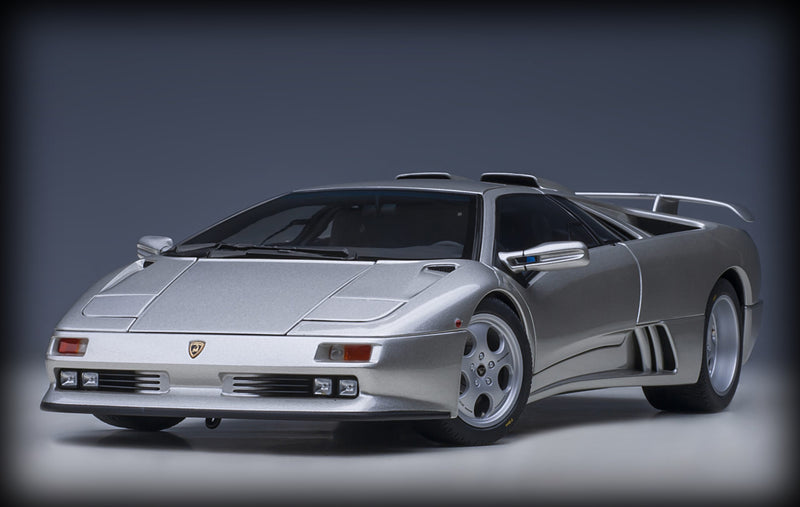 Laad de afbeelding in de Gallery-viewer, &lt;transcy&gt;Lamborghini DIABLO SE30 JOTA 1995 AUTOart 1:18&lt;/transcy&gt;
