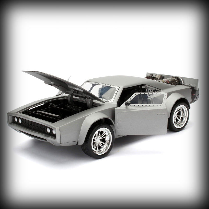 Laad de afbeelding in de Gallery-viewer, &lt;tc&gt;Dom’s Ice Charger JADA 1:24&lt;/tc&gt;
