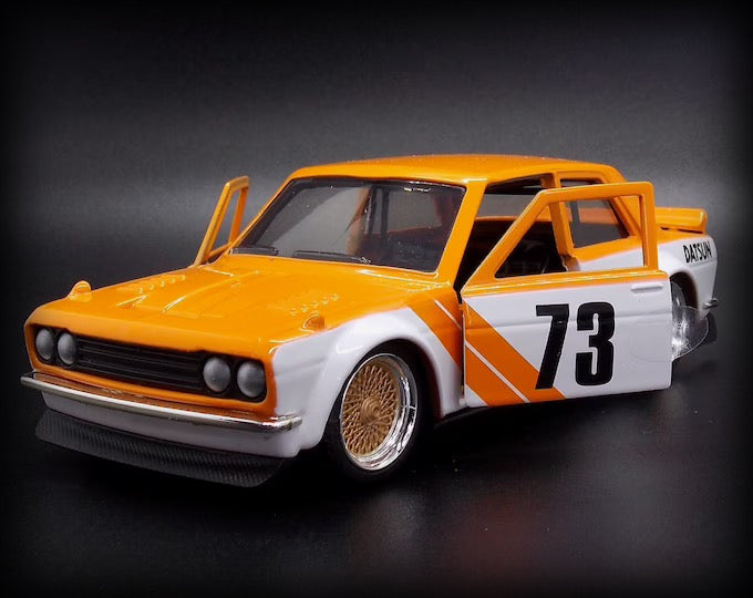 Chargez l&#39;image dans la visionneuse de la galerie, Datsun 510 1973 JADA 1:32
