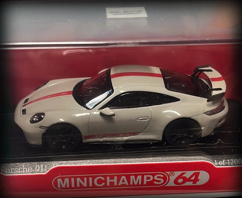 Chargez l&#39;image dans la visionneuse de la galerie, Porsche 911 (992) GT3 2021 MINICHAMPS 1:64
