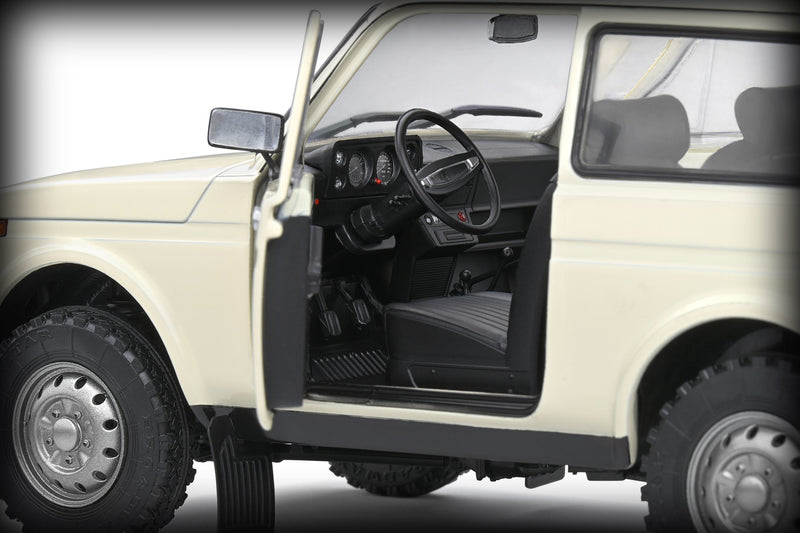 Chargez l&#39;image dans la visionneuse de la galerie, &lt;tc&gt;Lada NIVA Cream White 1980 SOLIDO 1:18&lt;/tc&gt;
