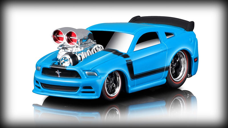 Laad de afbeelding in de Gallery-viewer, Ford MUSTANG BOSS 302 2013 Nr.16 MAISTO 1:64 (6834939527273)
