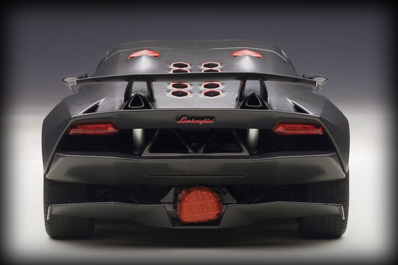 Laad de afbeelding in de Gallery-viewer, Lamborghini SESTO ELEMENTO 2010 AUTOart 1:18 (6782713299049)
