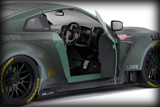 Nissan GT-R (R35) LWB KIT 2.0 SOLIDO 1:18