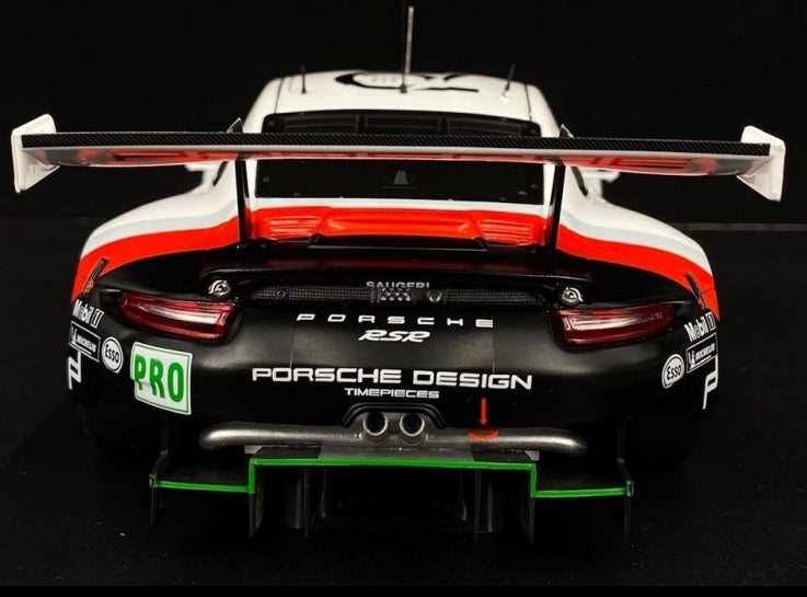 Load image into Gallery viewer, Porsche 911 (991) RSR Nr.94 2018 IXO 1:18 (6822953713769)
