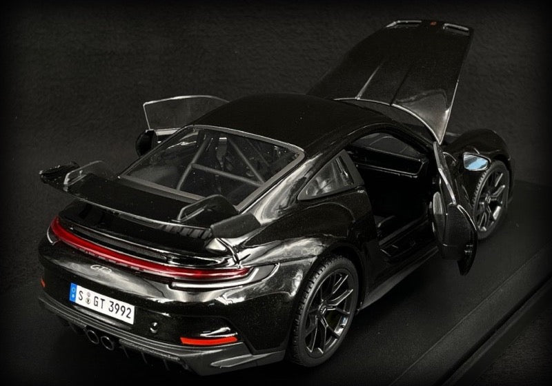 Chargez l&#39;image dans la visionneuse de la galerie, &lt;tc&gt;Porsche 911 GT3 2022 MAISTO 1:18&lt;/tc&gt;
