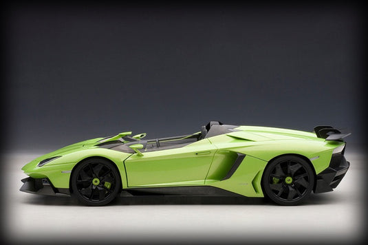 Lamborghini AVENTADOR ROADSTER 2012 AUTOart 1:18