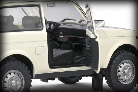 <tc>Lada NIVA Cream White 1980 SOLIDO 1:18</tc>